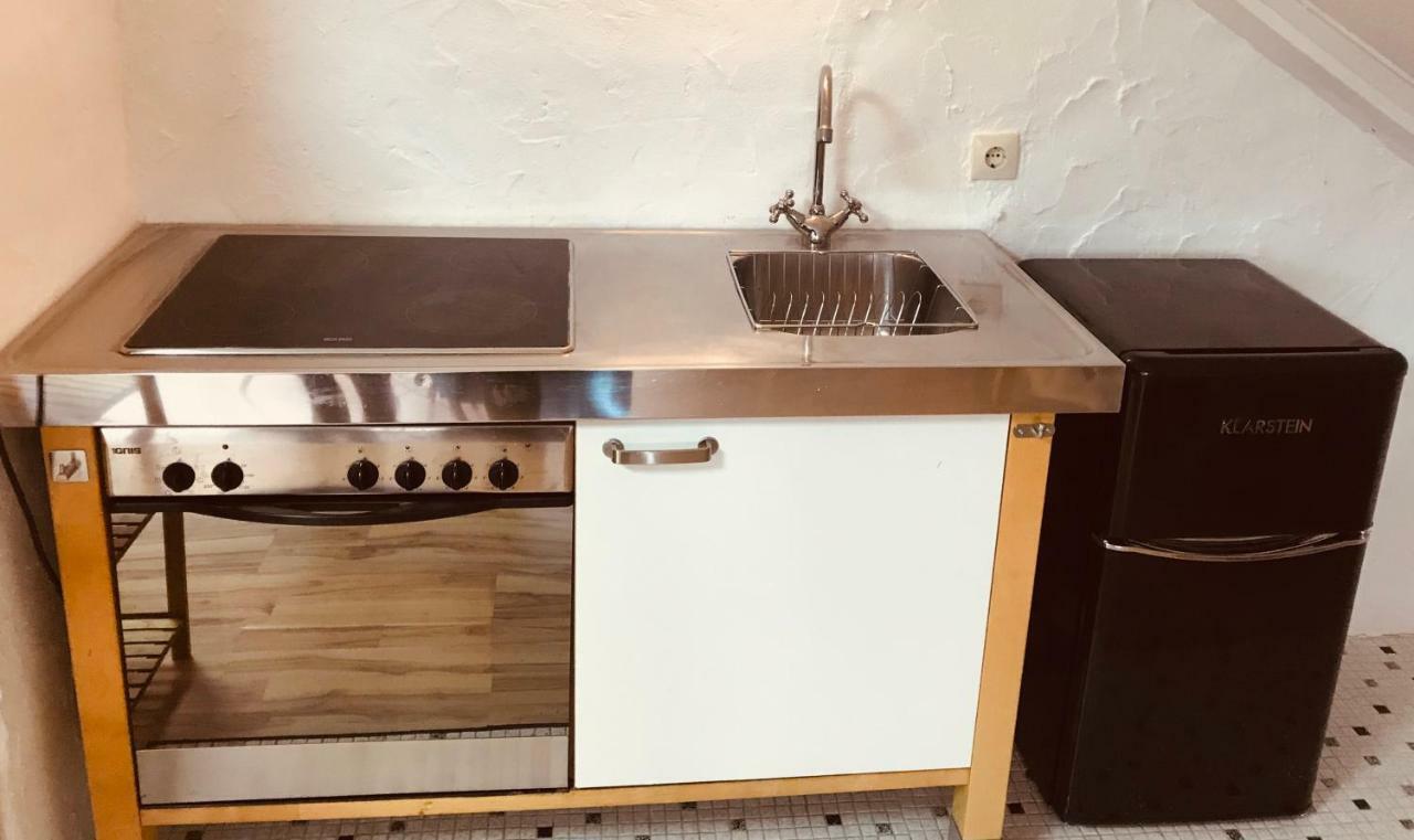 Studio Apartment In Direkter Naehe Zur Uniklinik Homburg Hombourg Extérieur photo